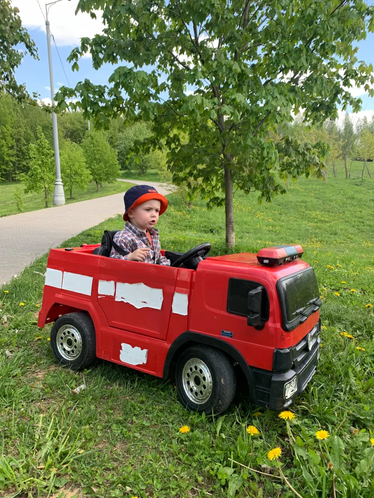 Веселый, добрый, умный парень у нас растет!