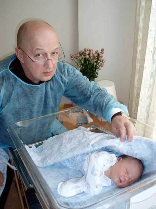 4-гоапреля в 00.55 в 5-й больнице с Божьей и Вашей помощью родилась девочка