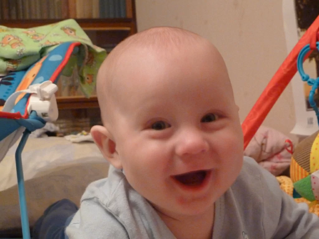 Сынуле Артемию исполнилось 6 месяцев