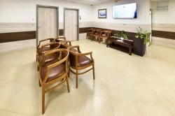 Холл первого этажа Клиники МАМА