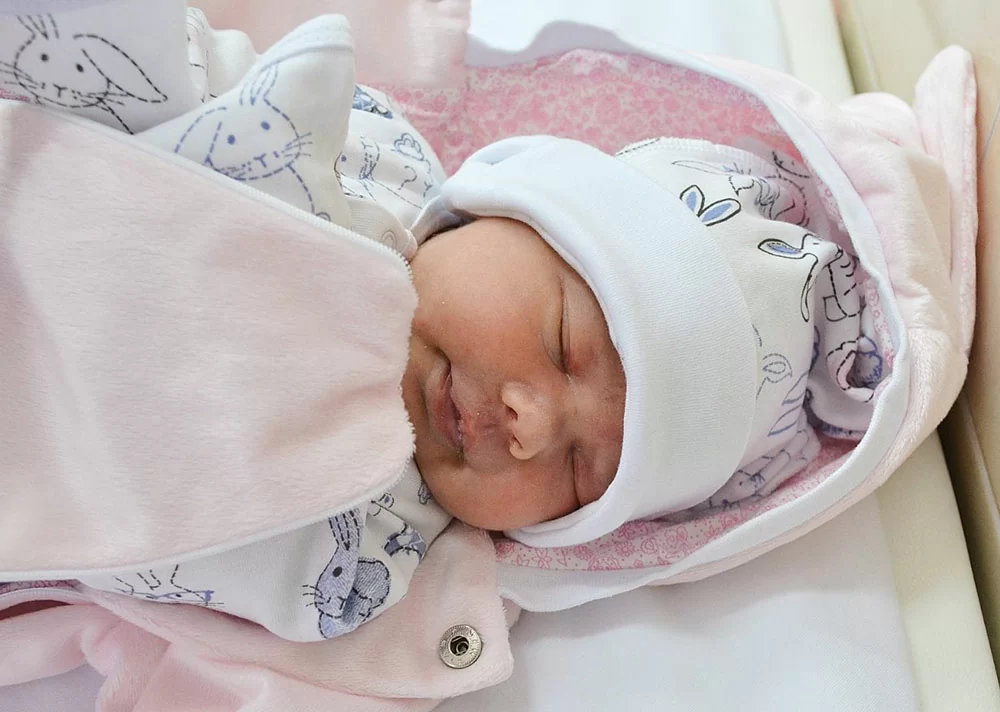 Девочка, вес 3410 грамм, рост 51 см!