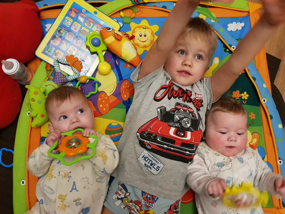 Наши детки передают вам огромный привет!