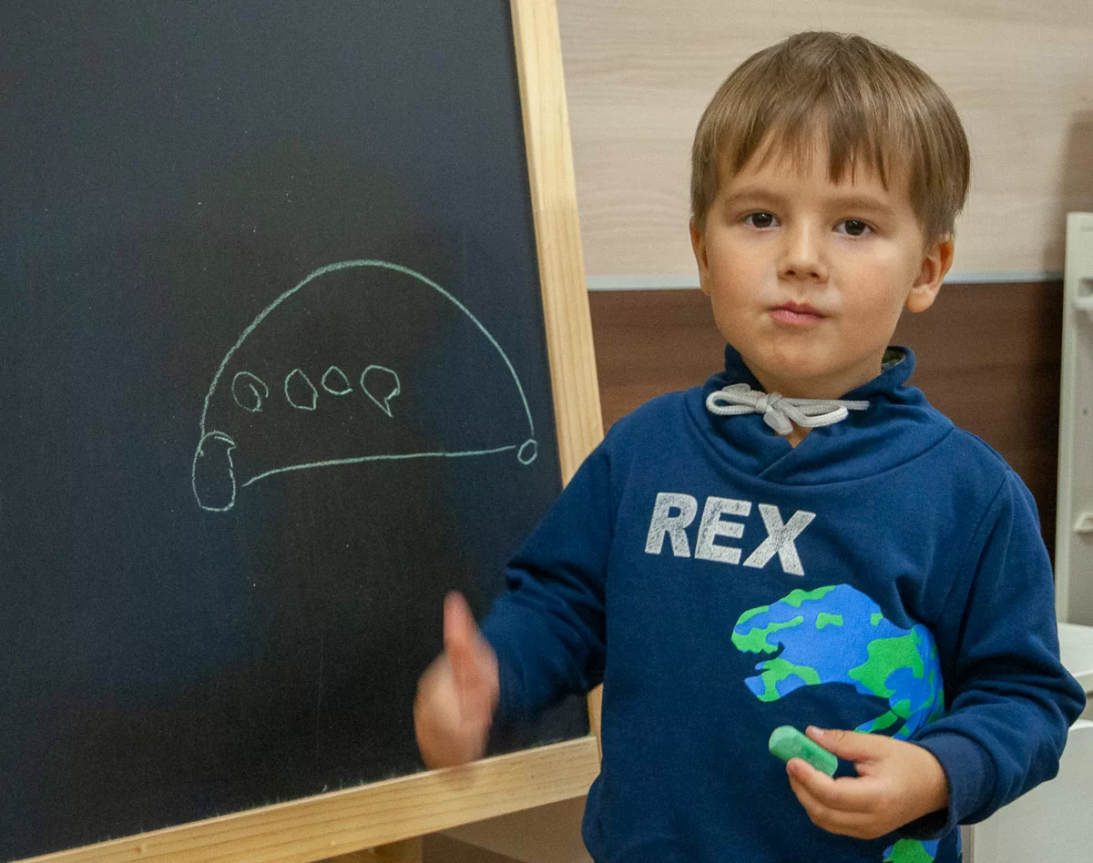 Тимоша очень хочет сестренку или братика :)