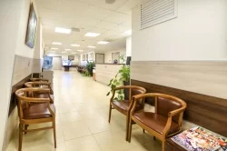 Холл второго этажа Клиники МАМА