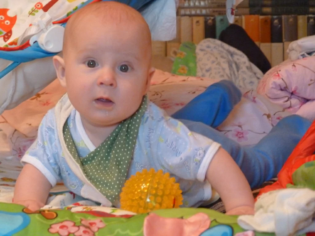 Сынуле Артемию исполнилось 6 месяцев