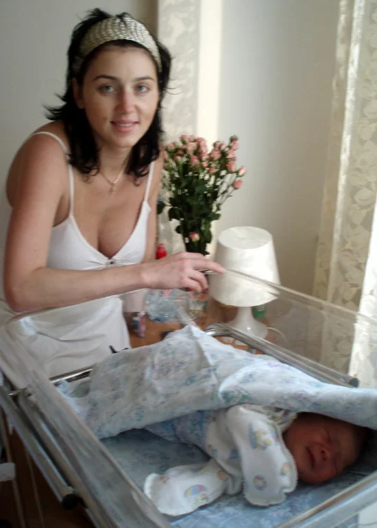 4-гоапреля в 00.55 в 5-й больнице с Божьей и Вашей помощью родилась девочка